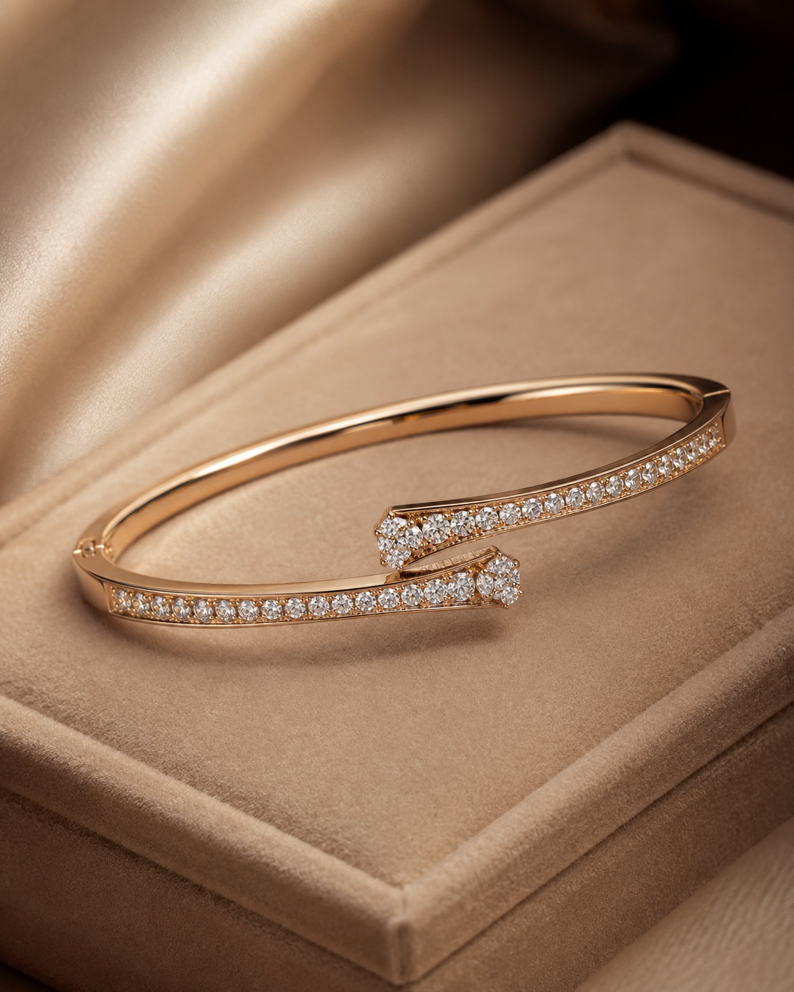High-jewellery acquisition — signature bracelet