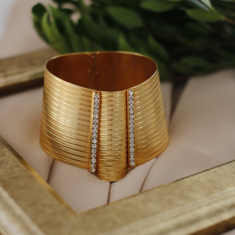 Pearl-Studded Pacheli